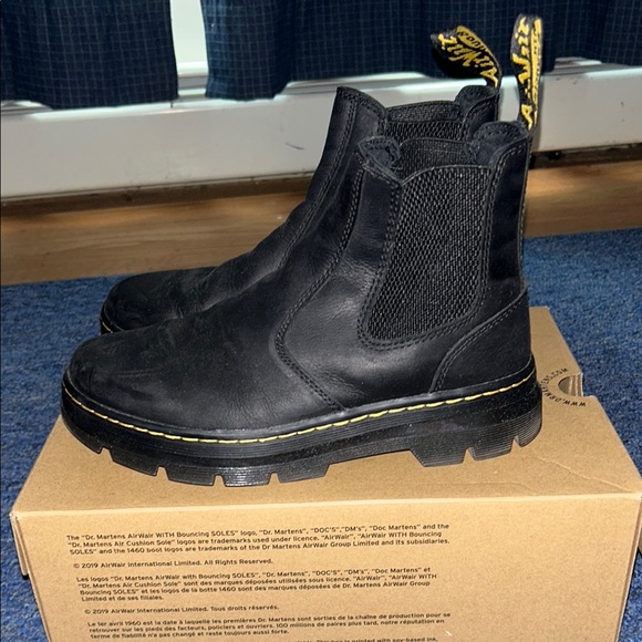 Dr. Martens Embury Chelsea Black Leather Boots - Picture 5 of 9